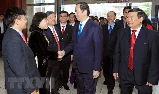 Chủ tịch nước Trần Đại Quang với các đại biểu tham dự Lễ kỷ niệm.