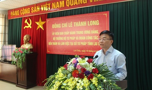 Bộ trưởng Lê Thành Long phát biểu tại buổi làm việc với Sở Tư pháp Lai Châu.