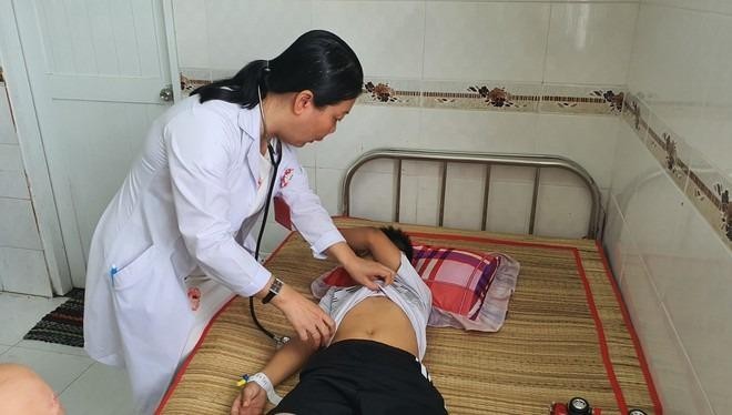 Mâu thuẫn gia đình, 5 mẹ con ngộc độc thuốc trừ cỏ