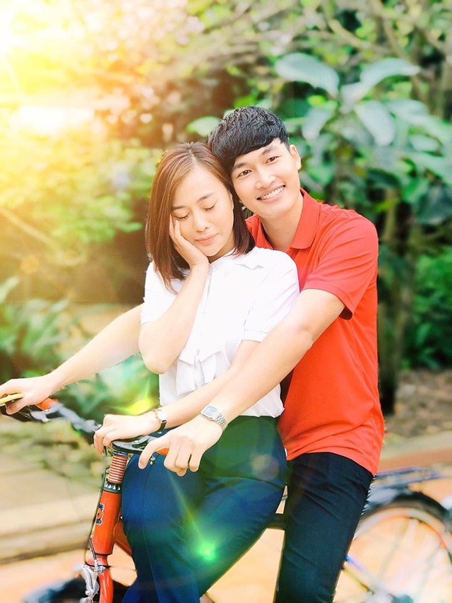 Phương Oanh công khai hôn bạn trai đắm đuối - 4 Phương Oanh công khai hôn bạn trai đắm đuối - 4