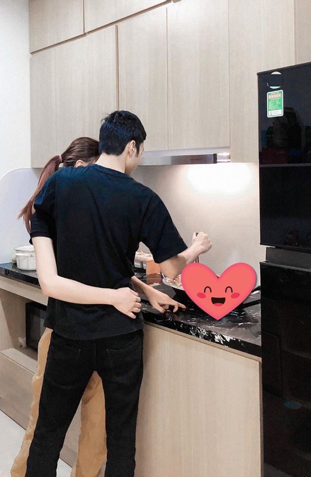 Phương Oanh công khai hôn bạn trai đắm đuối - 3 Phương Oanh công khai hôn bạn trai đắm đuối - 3