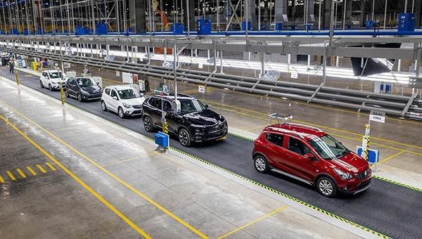Giảm 50% phí trước bạ, người mua xe hưởng lợi tới hàng trăm triệu đồng