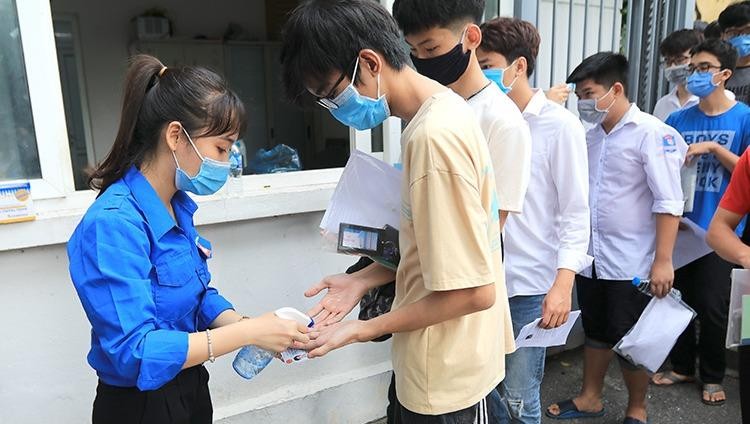 Nhiều trường Đại học tiếp tục cho cho sinh viên học trực tuyến