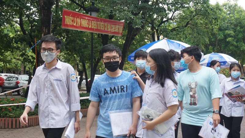Các thi sinh dự thi đợt 1 tốt nghiệp THPT 2021 tại Nghệ An