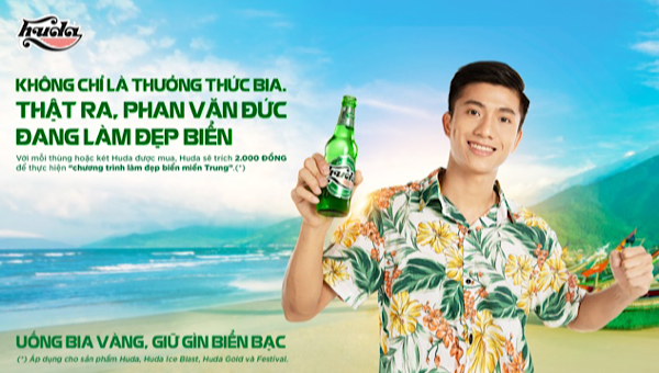 Tuyển thủ quốc gia Phan Văn Đức đồng hành cùng chương trình làm đẹp biển miền Trung của Huda với vai trò đại sứ của chương trình.
