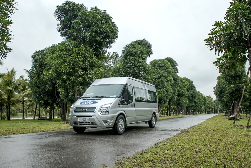 Mua Ford Transit mới trong tháng 1/2019 được giảm giá và tặng gói bảo hành 5 năm