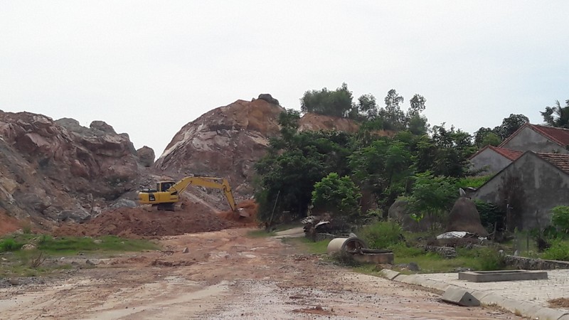 Dự án đường từ Bì La đến thị trấn Lập Thạch là tuyến đường xuyên qua địa hình đồi núi phức tạp nên phải sử dụng mìn để phá các kết cấu đá để đạt được hiệu quả cao và tiết kiệm được thời gian và kinh phí.