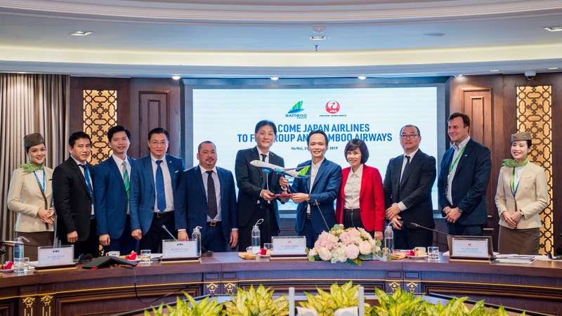 Lãnh đạo hai bên trong khuôn khổ buổi gặp gỡ giữa đại diện Bamboo Airways và Japan Airlines