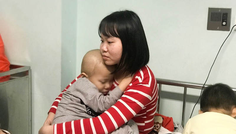 Nghẹn lòng những đứa trẻ đón Tết trong bệnh viện