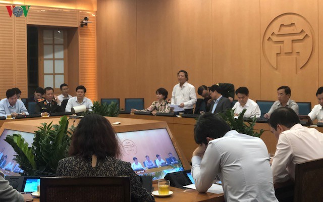 Ông Hoàng Đức Hạnh, Phó Giám đốc Sở Y tế báo cáo tại cuộc họp Ban Chỉ đạo phòng chống dịch Covid-19 TP Hà Nội chiều 9/3.