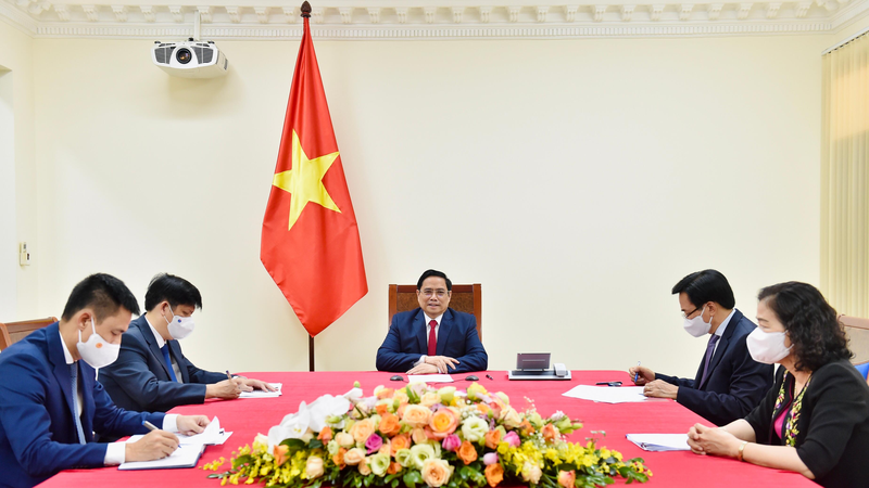 Thủ tướng Chính phủ Phạm Minh Chính đã điện đàm với Tổng Giám đốc WTO. Ảnh: VGP/Nhật Bắc