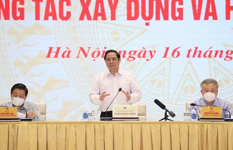Chống tham nhũng, tiêu cực lợi ích nhóm ngay trong xây dựng và hoàn thiện thể chế ảnh 1