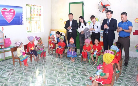 Cô trò Trường mầm non tôn Sín Chải A được dạy và học trong ngôi trường khang trang, sạch đẹp hơn