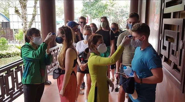Khách du lịch không đăng bài trên mạng xã hội về tình hình dịch tại cơ sở du lịch