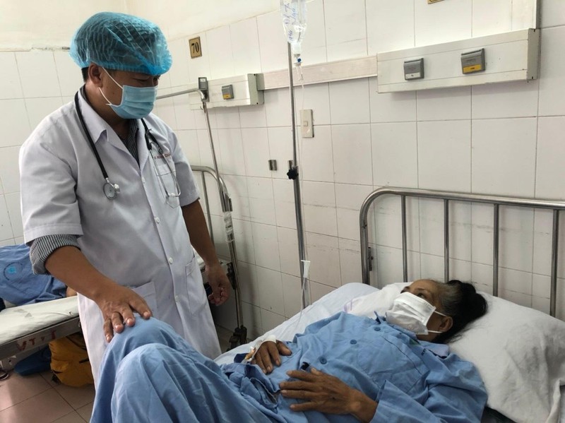 Cứu sống bệnh nhân vỡ động mạch thắt lưng nguy kịch