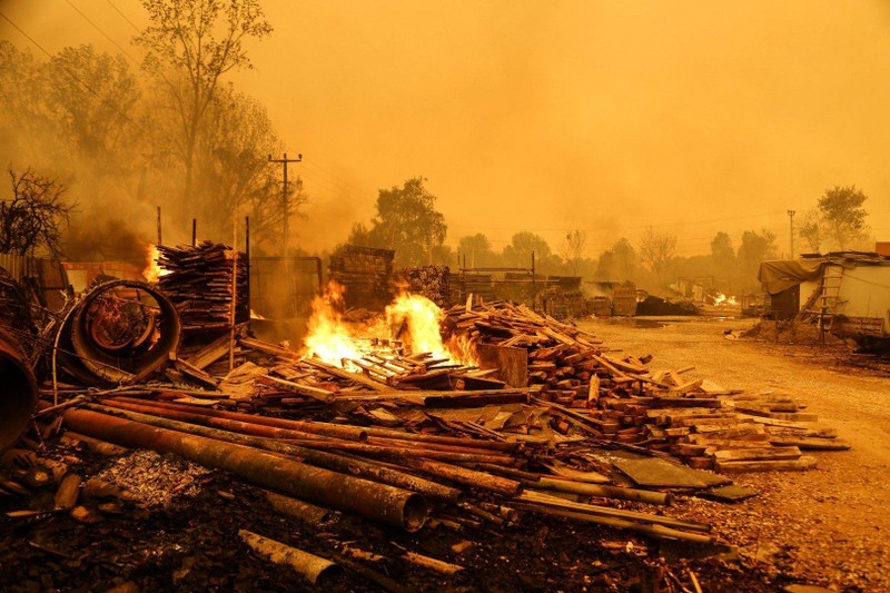 Cháy rừng ở miền Nam Thổ Nhĩ Kỳ, nhiều người thiệt mạng ảnh 2