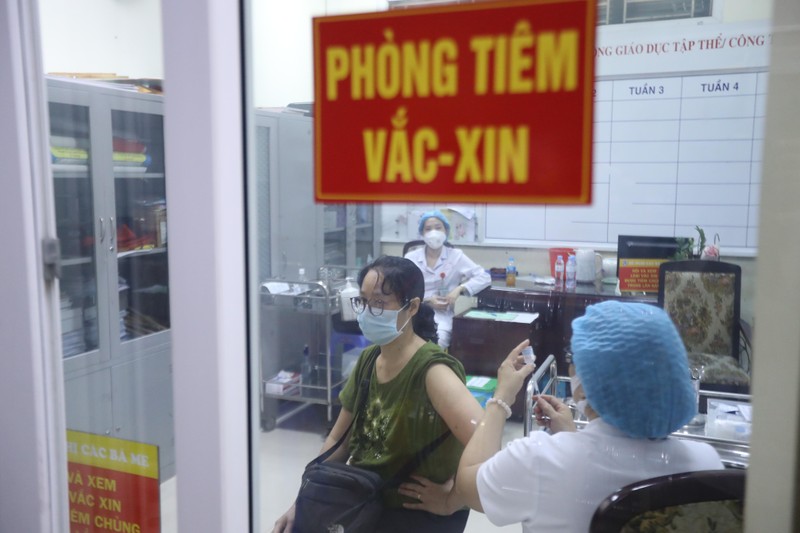  Hà Nội chính thức tiêm vaccine phòng COVID-19 diện rộng cho người dân ảnh 5