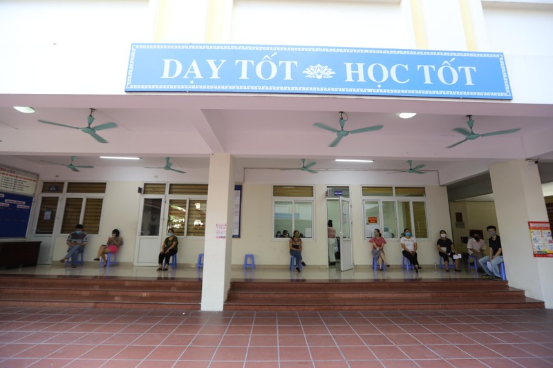 Hà Nội chính thức tiêm vaccine phòng COVID-19 diện rộng cho người dân ảnh 3