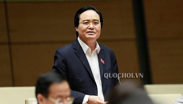Bộ trưởng Bộ Giáo dục và đào tạo Phùng Xuân Nhạ phát biểu tại phiên họp.