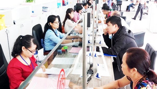 Việc chuyển đổi vị trí công tác góp phần ngăn chặn nhũng nhiễu, gây phiền hà người dân. Ảnh minh họa.