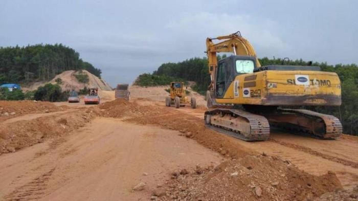 Cao tốc Bắc - Nam đoạn Mai Sơn - QL45 đang được thi công.