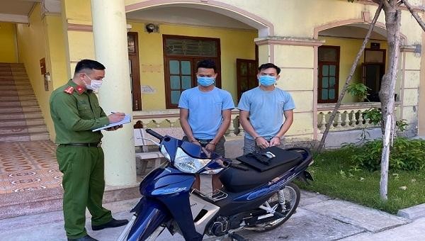 Hai đối tượng cướp giật và phương tiện gây án