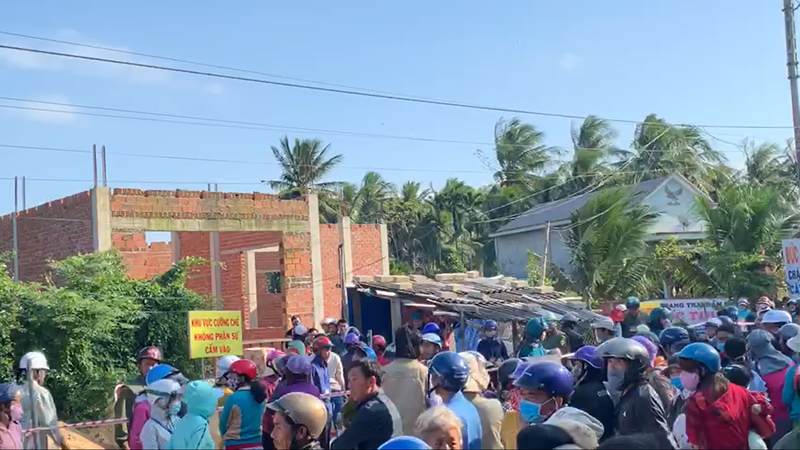 Vụ cưỡng chế hủy hoại nhà ở, nơi thờ cúng liệt sĩ, Mẹ VNAH lấy đất bán đấu giá
