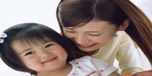 Bộ Y tế đã đưa ra Dự thảo Luật Dân số lần 3 đề xuất hỗ trợ tiền cho những gia đình sinh con một bề là con gái (ảnh: Internet)