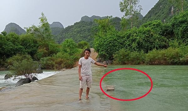 Khu vực anh Lành cứu được Sỹ và Long thời điểm bị nước xiết cuốn trôi.