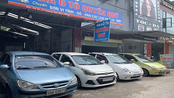 Mộ cửa hàng ô tô cũ ở TP Thái Nguyên.