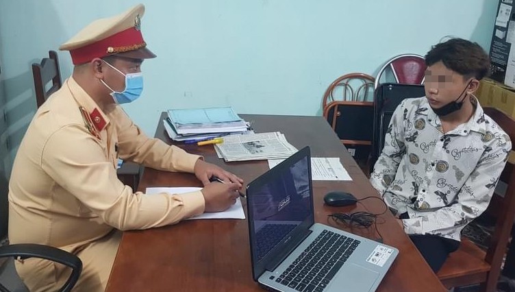 Đối tượng Tướng Văn Lập tại cơ quan công an Yên Sơn