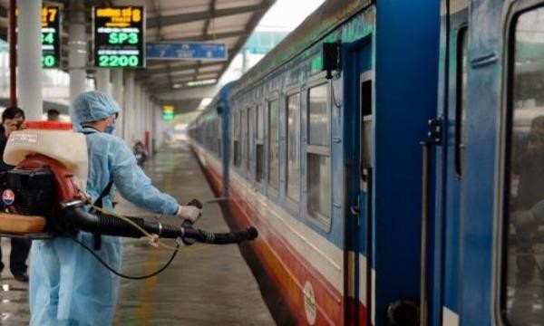 Ngành đường sắt sử dụng biện pháp phòng, chống dịch COVID-19 cho hành khách.