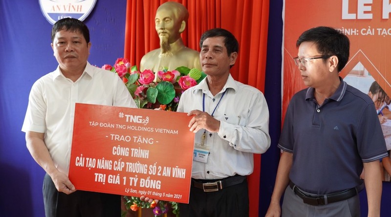 Tổng kinh phí hỗ trợ sửa chữa hạ tầng trường học là 1 tỷ đồng.