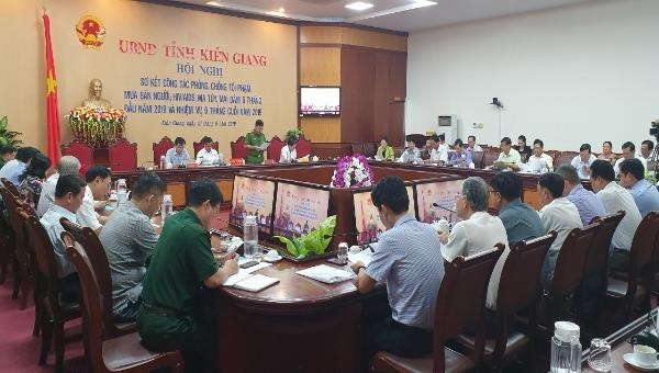 Quang cảnh hội nghị