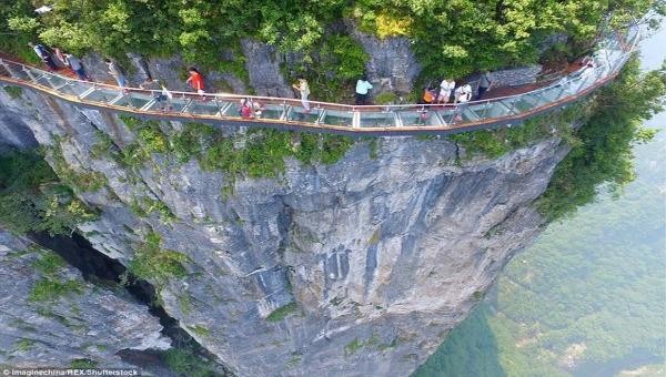 Cận cảnh cầu Rồng Mây ôm cua dãy núi dựng đứng không dành cho người yếu tim