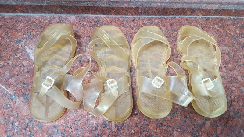Những đôi dép này từng thể hiện đẳng cấp thời trang của thế hệ 6X, 7X
