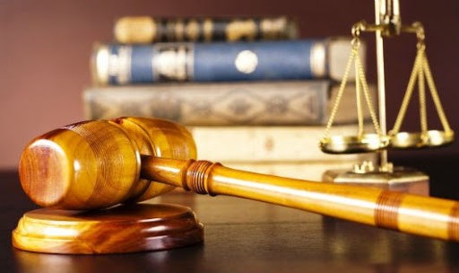 Hận chồng cũ vũ phu, bạc ác, tôi có quyền tự ý đổi họ cho con?