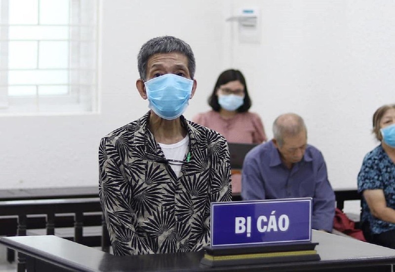 Bị cáo Dũng tại tòa.