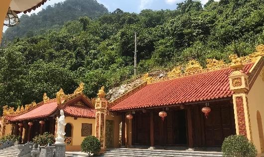 Ngôi đình, chùa Bản Ná ở Xóm Xuyên Sơn được Công ty CP Đầu tư xây dựng và khai thác khoáng sản Thăng Long phát tâm công đức tư sửa, nâng cấp, bảo tồn để người dân nơi đây có nơi thờ tự