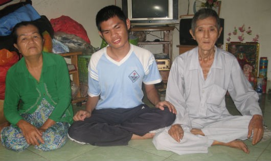 Bà Hội bên chồng và cháu ngoại