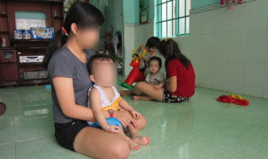 Mỹ phải trở thành bà mẹ nhí khi chưa tròn 16 tuổi
