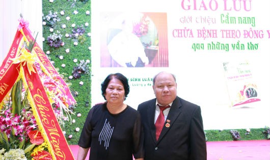 Vợ chồng nhà giáo Nguyễn Đình Luân