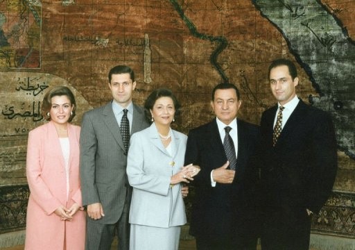 Bức ảnh chụp ông Hosni Mubarak cùng gia đình "thời hoàng kim".
