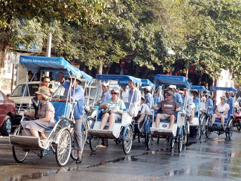 Hình ảnh hàng xích lô dài hơn chục chiếc sẽ không còn ở Hà Nội