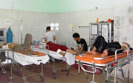 Các nạn nhân được cứu chữa tại bệnh viện