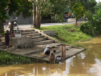 Người dân Trung Lương phải dùng nước sông Minh, dù biết rằng nguồn nước này đang bị ô nhiễm