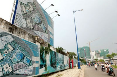 Hàng loạt đề xuất “giải cứu” thị trường BĐS đã được đưa ra, trong khi vẫn có ý kiến cho rằng vỡ “bong bóng” BĐS là giá đương nhiên phải trả. Ảnh minh họa