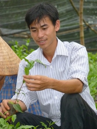 Đặng Xuân Ngọc giới thiệu cây chè giống
