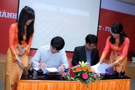 Lễ ký kết hợp đồng đầu tiên của Công ty FTICO