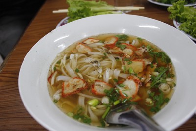 Món phở được bán phổ biến ở Lào, đây là sự giao thoa văn hóa với Việt Nam, nhưng khi về với Lào thì món ăn này được người dân ở đây chế thêm những hương vị của Lào để tạo ra một mùi riêng biệt